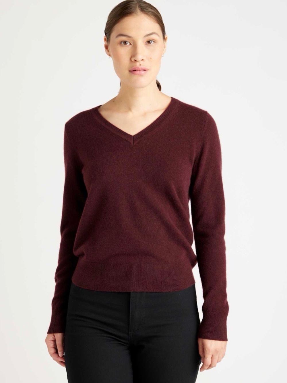 NWOT Women's V-Neck Mongolian Cashmere-Blend Sweater in Burgundy